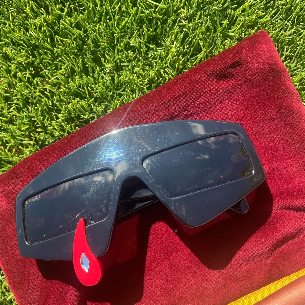 Looking to sell these rare Gucci glasses